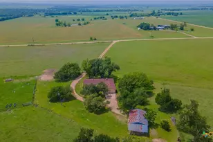 3053 Hobby Creek Rd, Burlington, TX 76519 - Photo 3