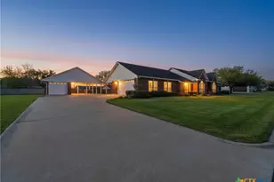 714 Louisiana Ave, Shiner, TX 77984 - Photo 3