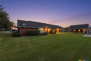 714 Louisiana Ave, Shiner, TX 77984 - Photo 5