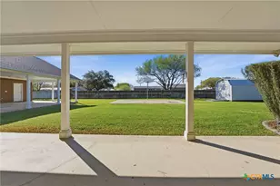 714 Louisiana Ave, Shiner, TX 77984 - Photo 35