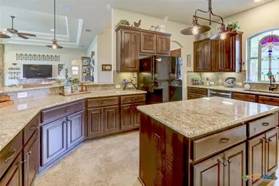907 Shady Hollow, New Braunfels, TX 78132 - Photo 13