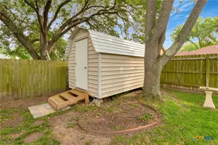 405 Roanoke Dr, Victoria, TX 77904 - Photo 19