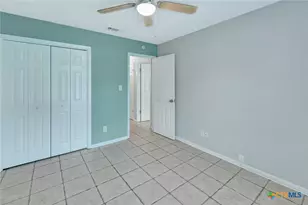 405 Roanoke Dr, Victoria, TX 77904 - Photo 11
