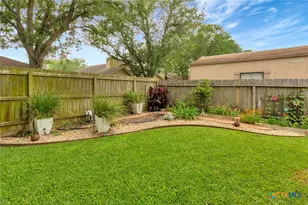 405 Roanoke Dr, Victoria, TX 77904 - Photo 17