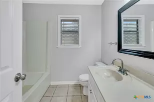 405 Roanoke Dr, Victoria, TX 77904 - Photo 9