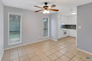 405 Roanoke Dr, Victoria, TX 77904 - Photo 5