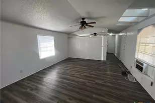 1405 Harris Hill Rd, San Marcos, TX 78666 - Photo 3