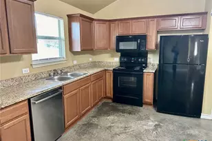 1400 Clyde St, San Marcos, TX 78666 - Photo 5