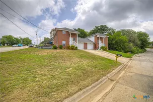 723 Woodcrest Cir, New Braunfels, TX 78130 - Photo 3