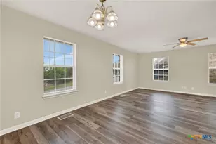 723 Woodcrest Cir, New Braunfels, TX 78130 - Photo 11