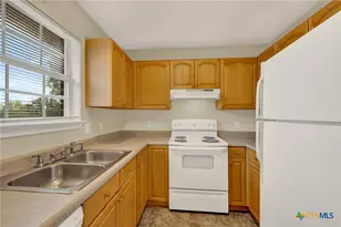 723 Woodcrest Cir, New Braunfels, TX 78130 - Photo 9