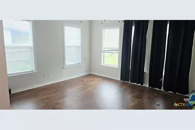 1801 Pleasant Green Drive, Victoria, TX 77905 - Photo 11