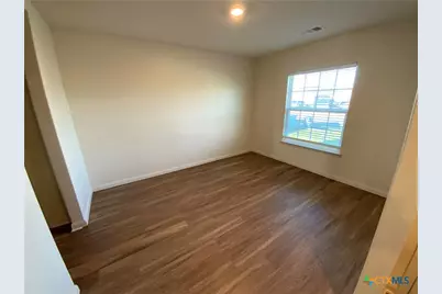 1024 Riverdale Cove, Jarrell, TX 76537 - Photo 3