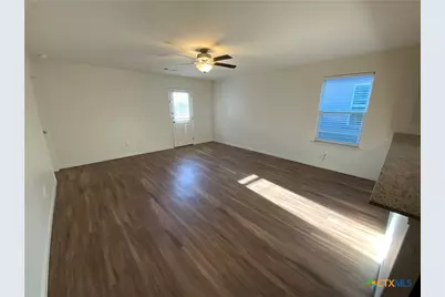 1024 Riverdale Cove, Jarrell, TX 76537 - Photo 7