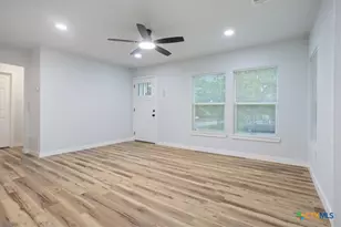 1412 E Avenue D, Temple, TX 76501 - Photo 5
