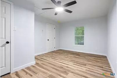 1412 E Avenue D, Temple, TX 76501 - Photo 11