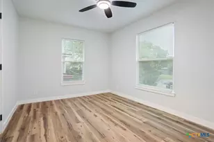 1412 E Avenue D, Temple, TX 76501 - Photo 11