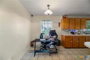 123 & 125 6th St, Vanderbilt, TX 77991 - Photo 15