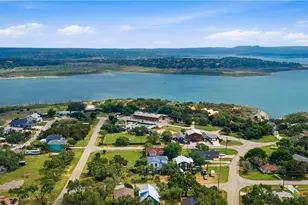 131 Friendlywood Dr, Canyon Lake, TX 78133 - Photo 3