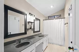 201 Amhurst St, Victoria, TX 77904 - Photo 15