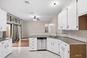201 Amhurst St, Victoria, TX 77904 - Photo 11