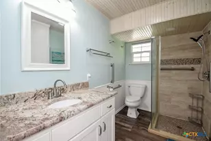 1678 Bayview Dr, Palacios, TX 77465 - Photo 25