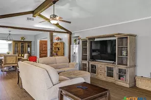 906 Mead Rd, Victoria, TX 77904 - Photo 17