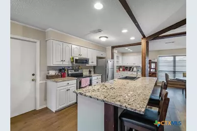 906 Mead Road, Victoria, TX 77904 - Photo 9