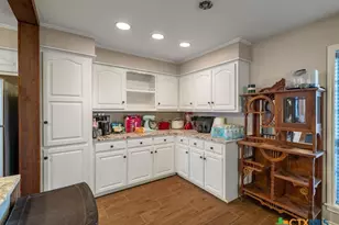 906 Mead Rd, Victoria, TX 77904 - Photo 13