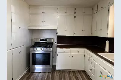413 E Walker Avenue, Temple, TX 76501 - Photo 9