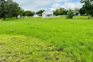 139 College Ave, Oglesby, TX 76561 - Photo 17