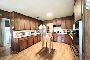 139 College Ave, Oglesby, TX 76561 - Photo 3