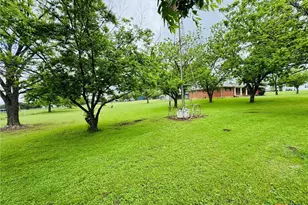 139 College Ave, Oglesby, TX 76561 - Photo 25