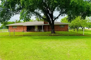 139 College Ave, Oglesby, TX 76561 - Photo 29
