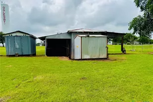 139 College Ave, Oglesby, TX 76561 - Photo 27