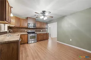 303 N Milam St, Rogers, TX 76569 - Photo 7