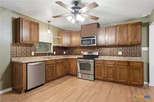 303 N Milam St, Rogers, TX 76569 - Photo 5