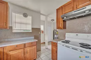 1401 Bridge St, Gatesville, TX 76528 - Photo 9