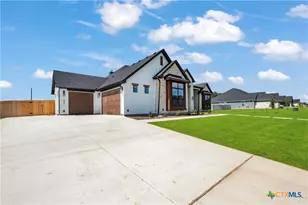 6649 King Oaks Blvd, Salado, TX 76571 - Photo 3