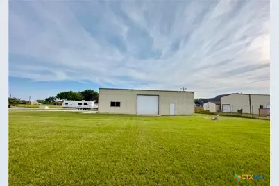 207 Park Lane, Victoria, TX 77904 - Photo 7