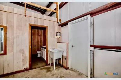 207 Park Lane, Victoria, TX 77904 - Photo 5