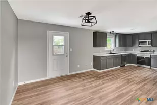 2005 Navidad St, Victoria, TX 77901 - Photo 7