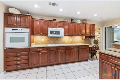 51 Hunters Point Drive, New Braunfels, TX 78132 - Photo 13