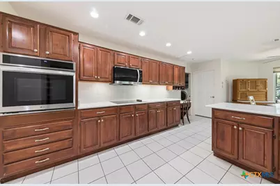 51 Hunters Point Drive, New Braunfels, TX 78132 - Photo 15