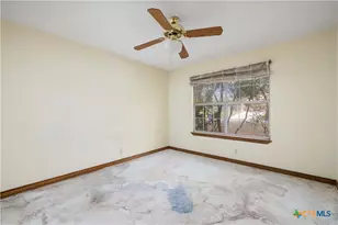 233 Hilltop Dr, Seguin, TX 78155 - Photo 11