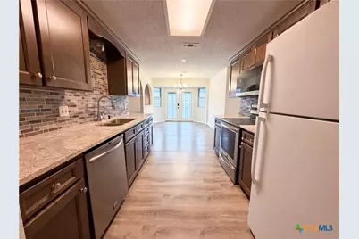 203 W Hogan Drive, Copperas Cove, TX 76522 - Photo 7