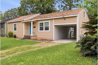 1605 E Mistletoe Avenue, Victoria, TX 77901 - Photo 1