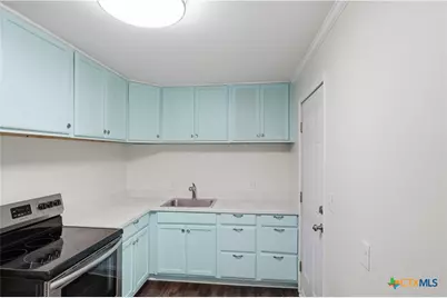 1605 E Mistletoe Avenue, Victoria, TX 77901 - Photo 7