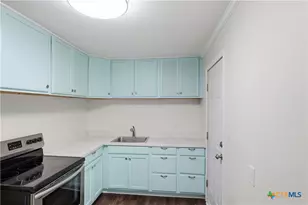 1605 E Mistletoe Ave, Victoria, TX 77901 - Photo 7