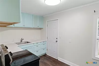 1605 E Mistletoe Avenue, Victoria, TX 77901 - Photo 7